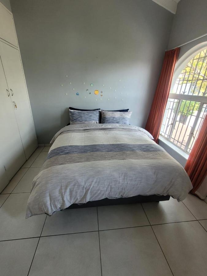 Sandton Cozy 3 bedroomed detached duplex home - B&B Johannesburg