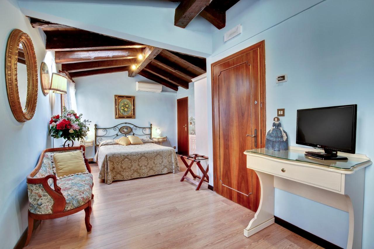 Large Double Room