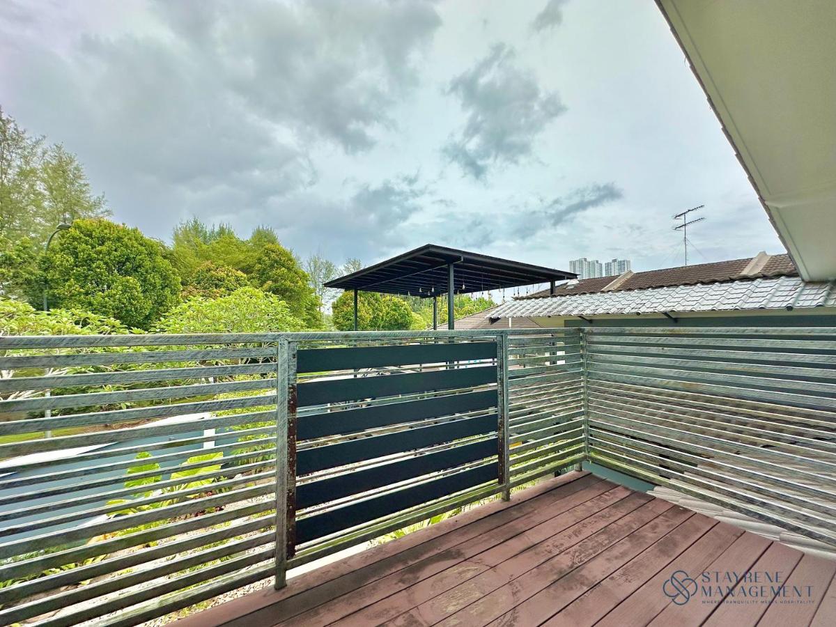 Mount Austin Landed Homestay 16pax Karaoke Jacuzzi BBQ by Stayrene - B&B