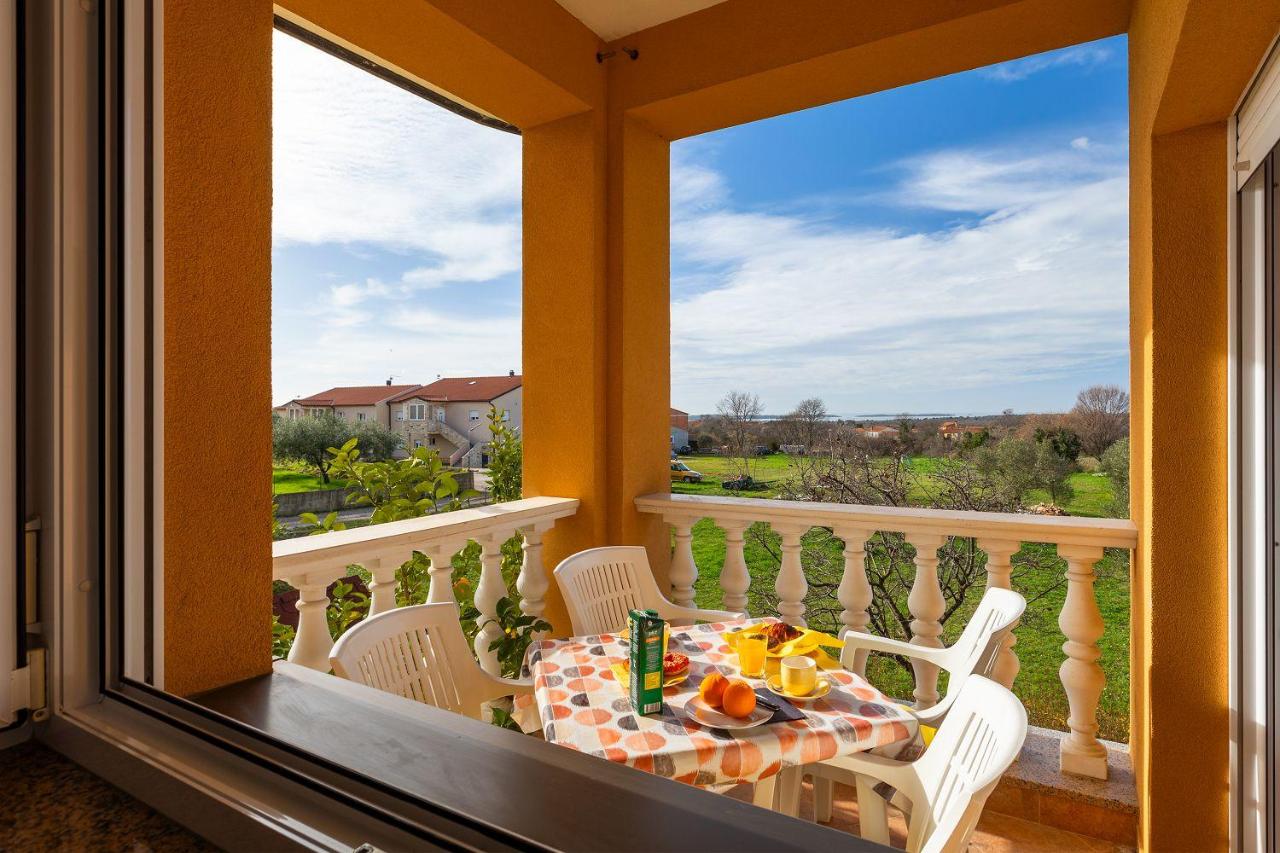 Charmantes Apartment mit Babybett, privatem Balkon, Grill, WiFi - B&B Dignano