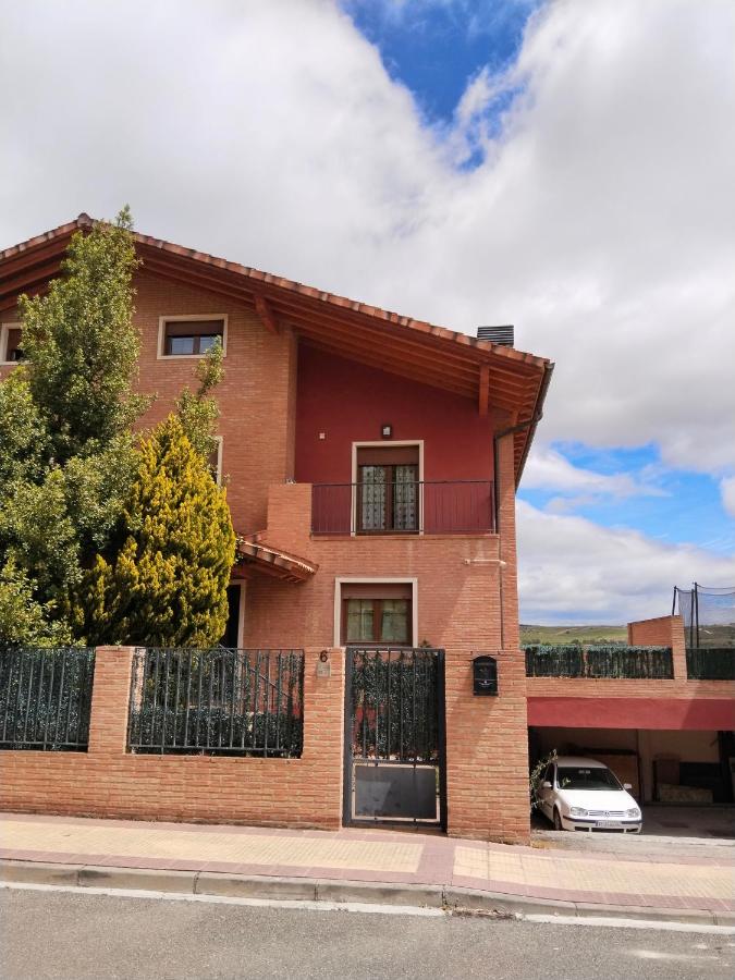 Casa Jardín Los Olivos - B&B Oion / Oyón