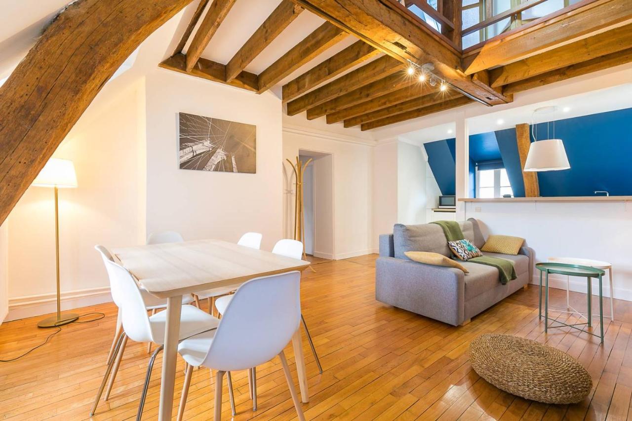 LA Plume aux pieds du Parvis Saint Jean - B&B Dijon