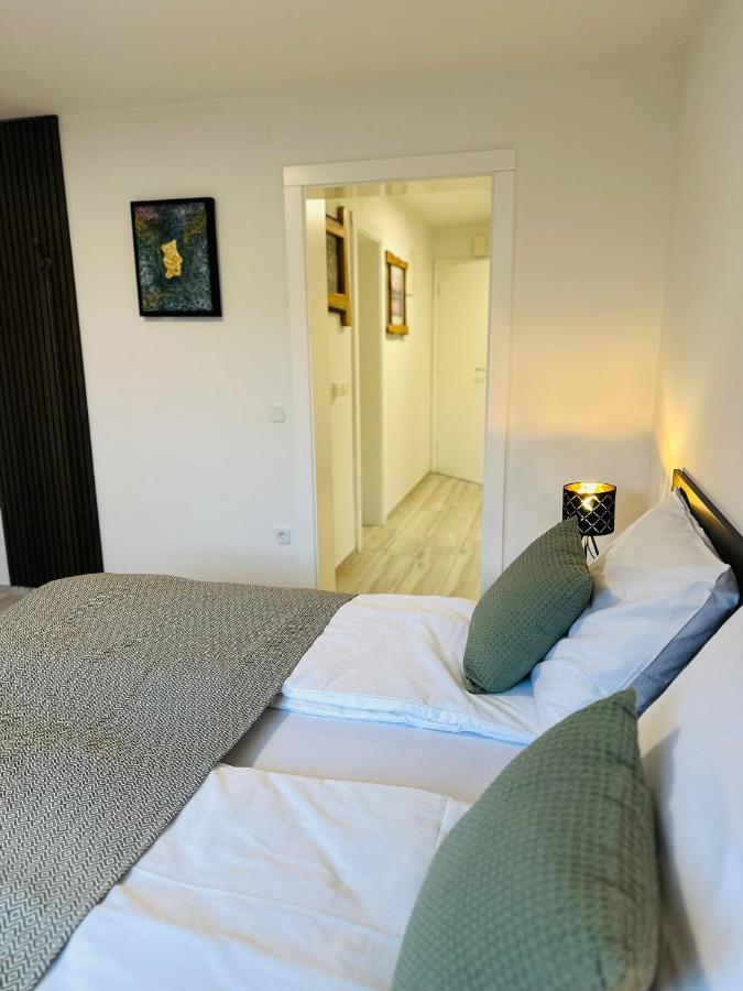 Familienzimmer mit Terrasse