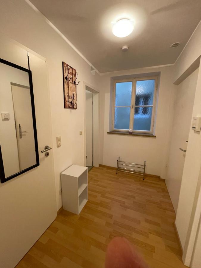 City 2-Zimmer Apartment mit Balkon - Ferienwohnung