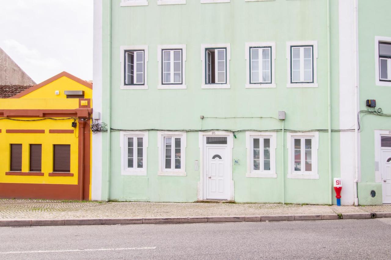 Serafina 1st floor 2BR with swimingpool - B&B Lisbon