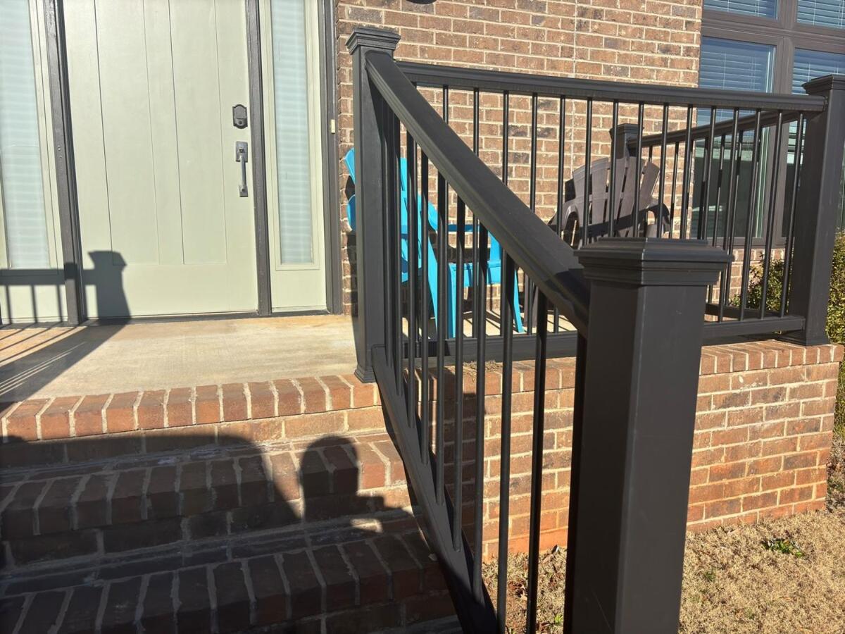 Luxury 2BR Gated Community Pets Parking - B&B