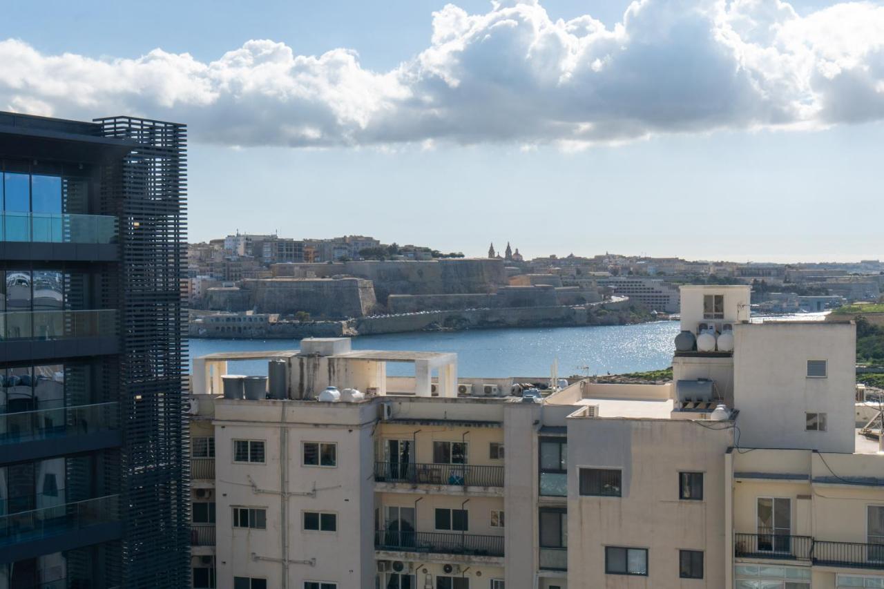 Sliema A26 - 5 mins walk to Valletta Ferry - Shopping Mall and Bay by QuickTrips - Ferienwohnung Sliema
