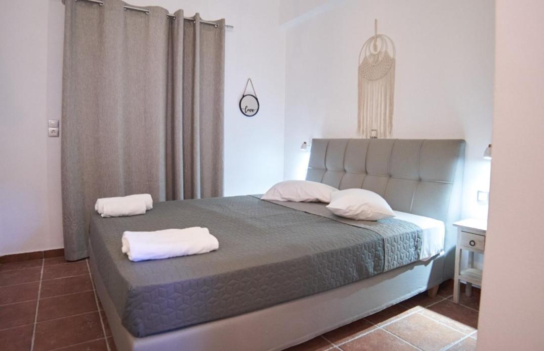 FERMINA KaGa kythnosuites - Chambres d’hôtes Mérichas