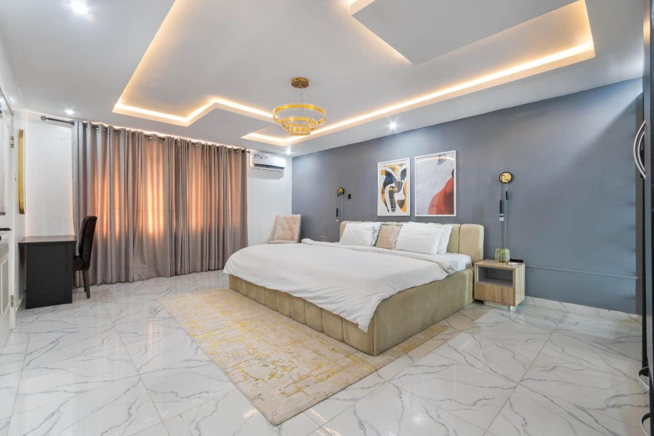 LUXURY 3 bedroom Apartment Victoria Island Lagos with swimming pool play station 5 Netflix - Chambres d'hôtes Lagos