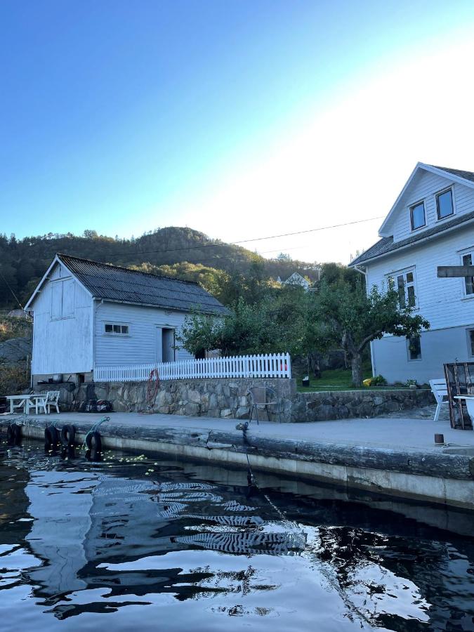 Hytte ved sjøen på Andabeløy - Båt kan leies - Ferienwohnung Flekkefjord