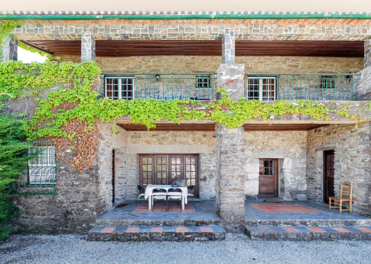 Charming Villa with Private Pool in Lamego - B&B