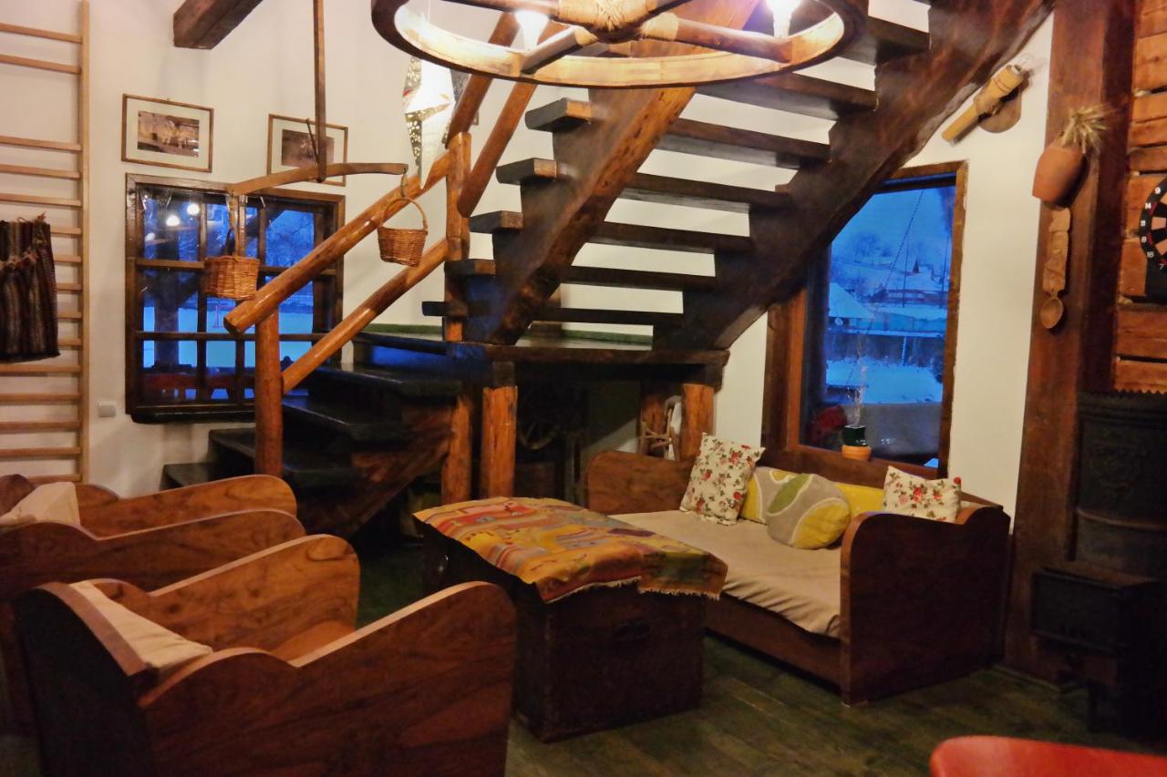 Family Room with Garden View