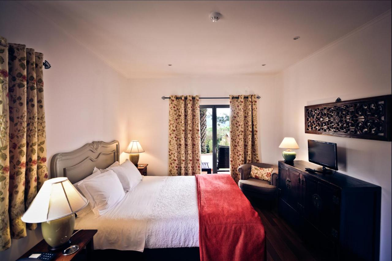 Deluxe Double Room with Balcony and Mountain View