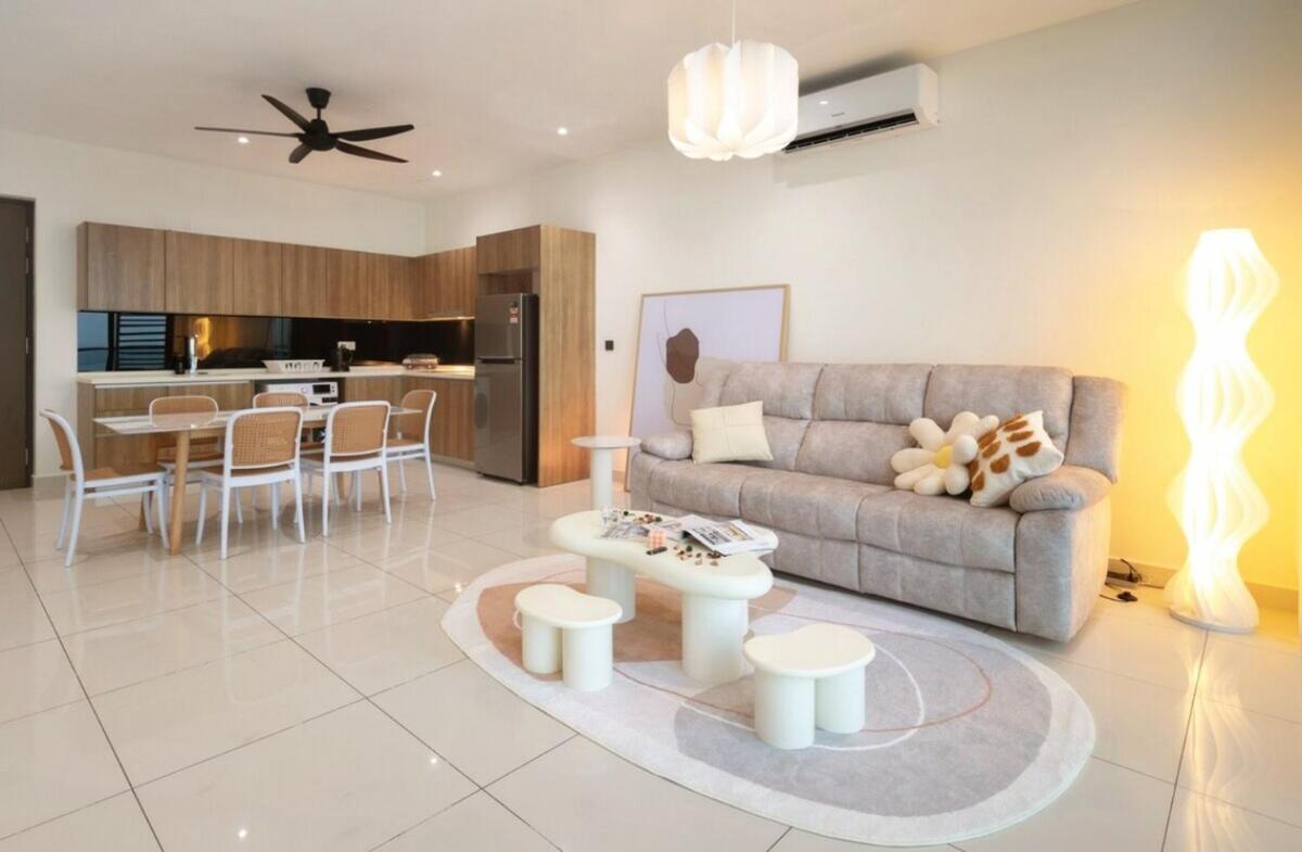 Sea View Cozy 2BR Green Haven -Permas Masai CIQ -7 to 9pax - Bed and Breakfast
