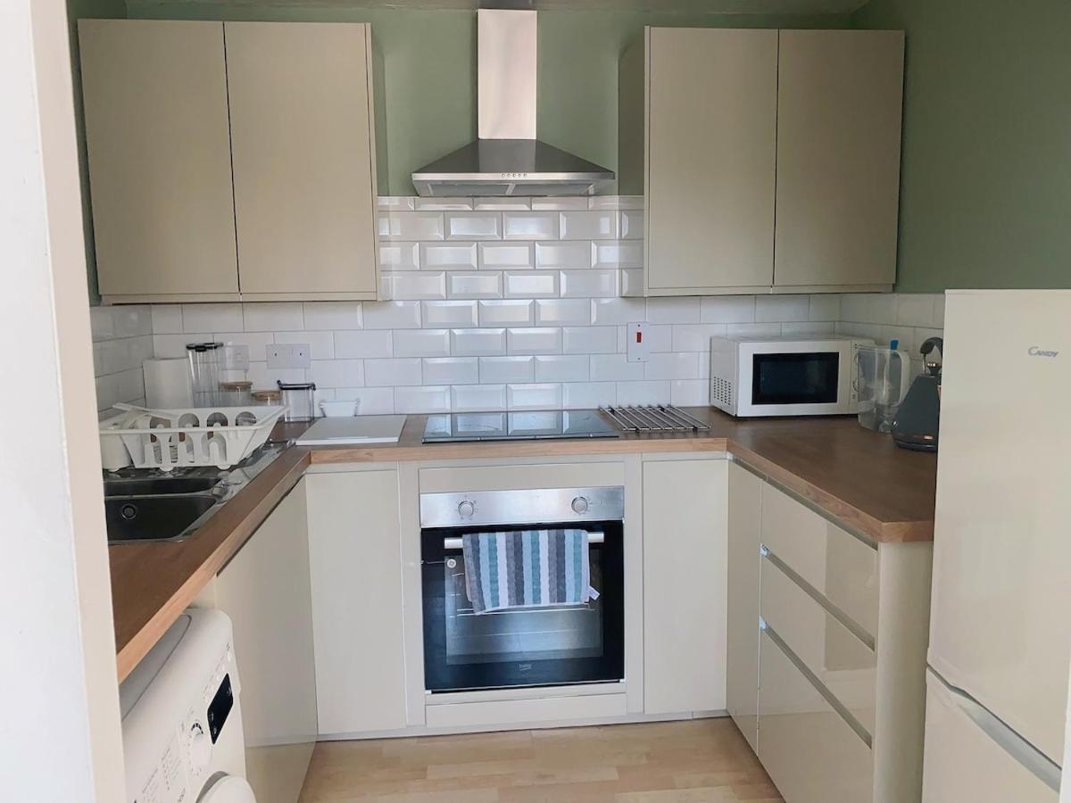 Beautiful Central 2 bedroom Apt FREE PARKING - Ferienwohnung Liverpool