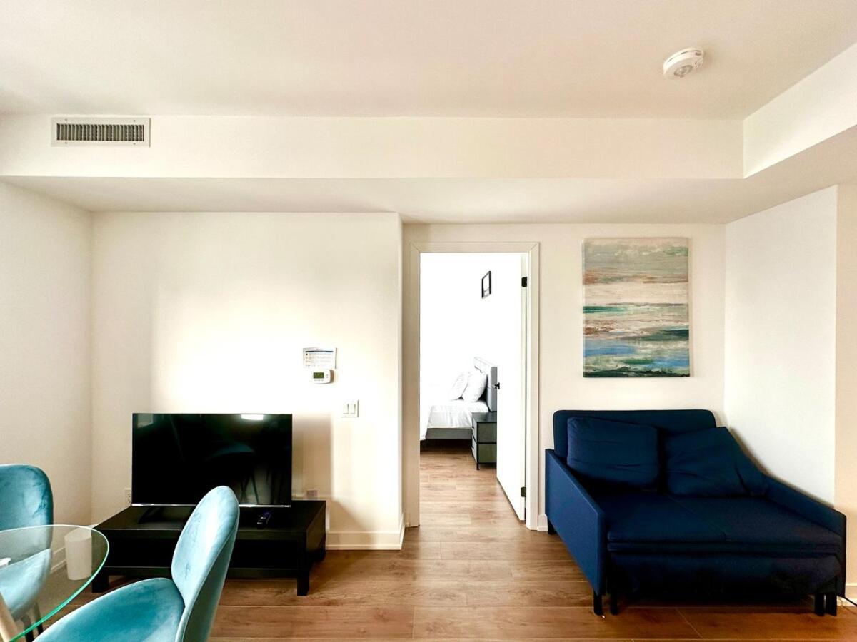 Super Skyline View Condo in the Heart of Toronto - B&B Toronto