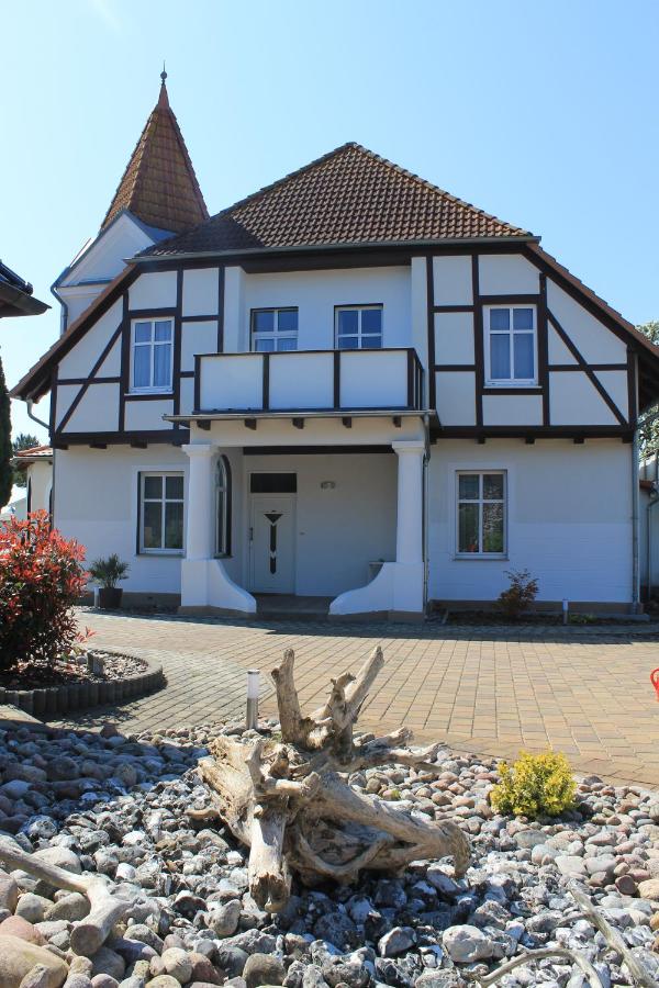 Villa Mignon - Apartment Rot - B&B Koserow