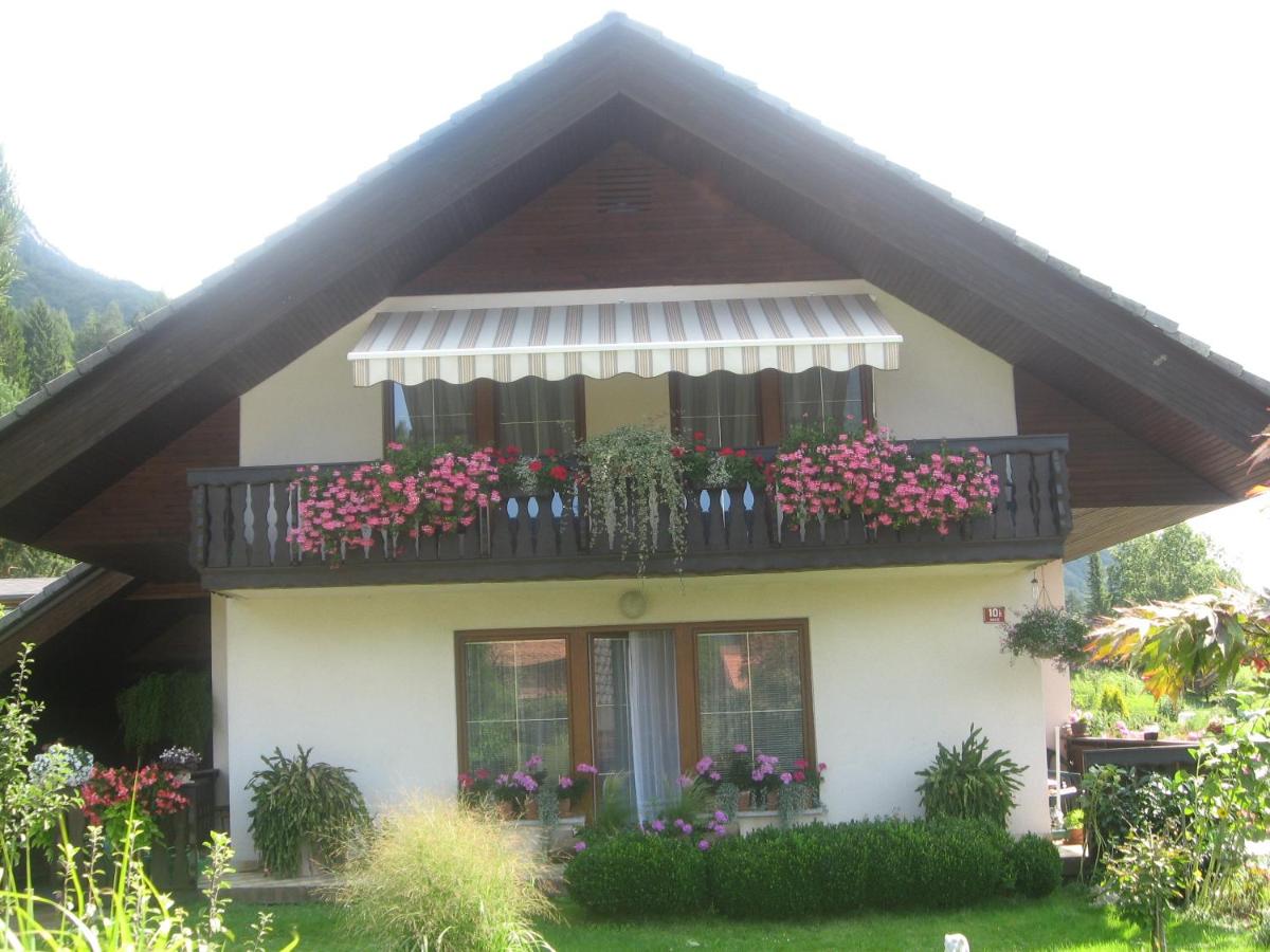 Počitniško stanovanje ZALAR - Bed and Breakfast Mojstrana