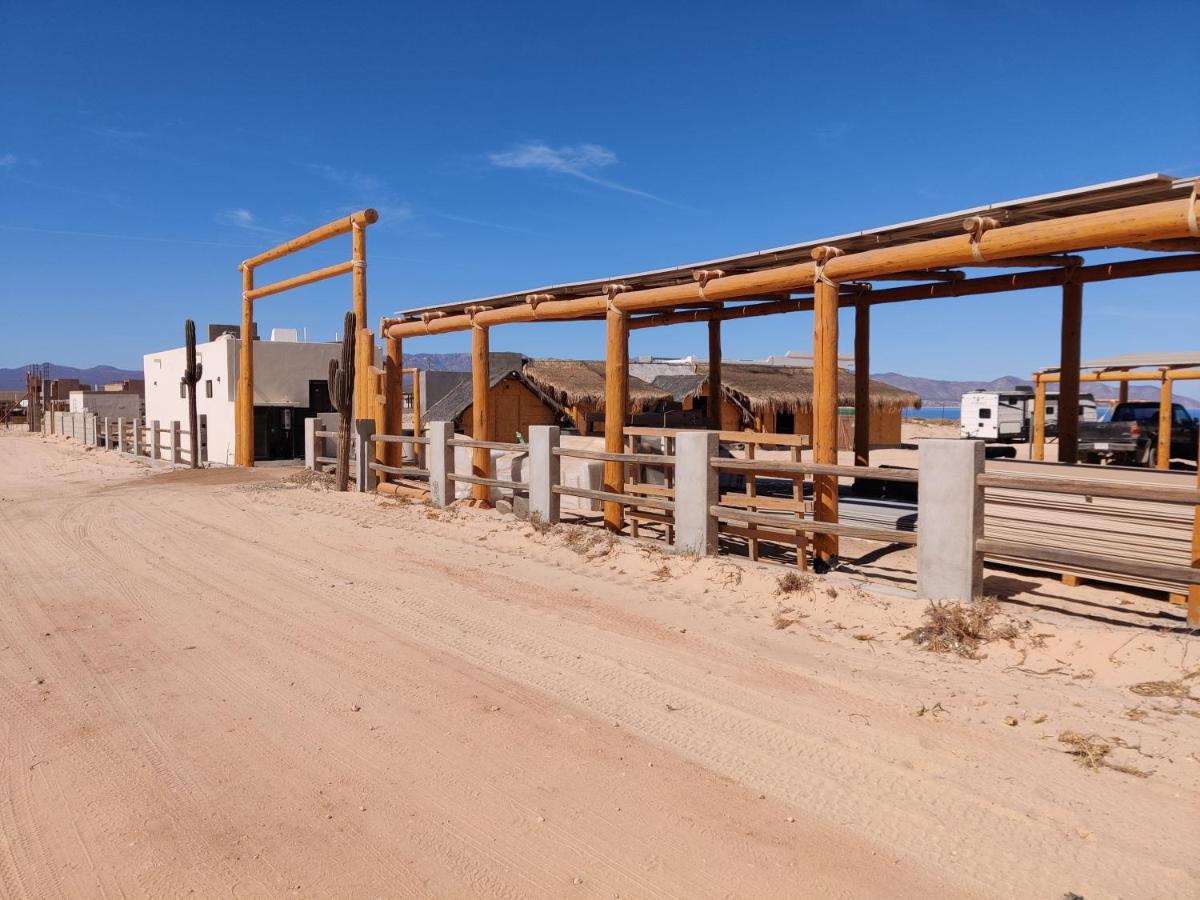 Beachfront Camper, Bahia Turquesa BCS - Bed and Breakfast La Ventana