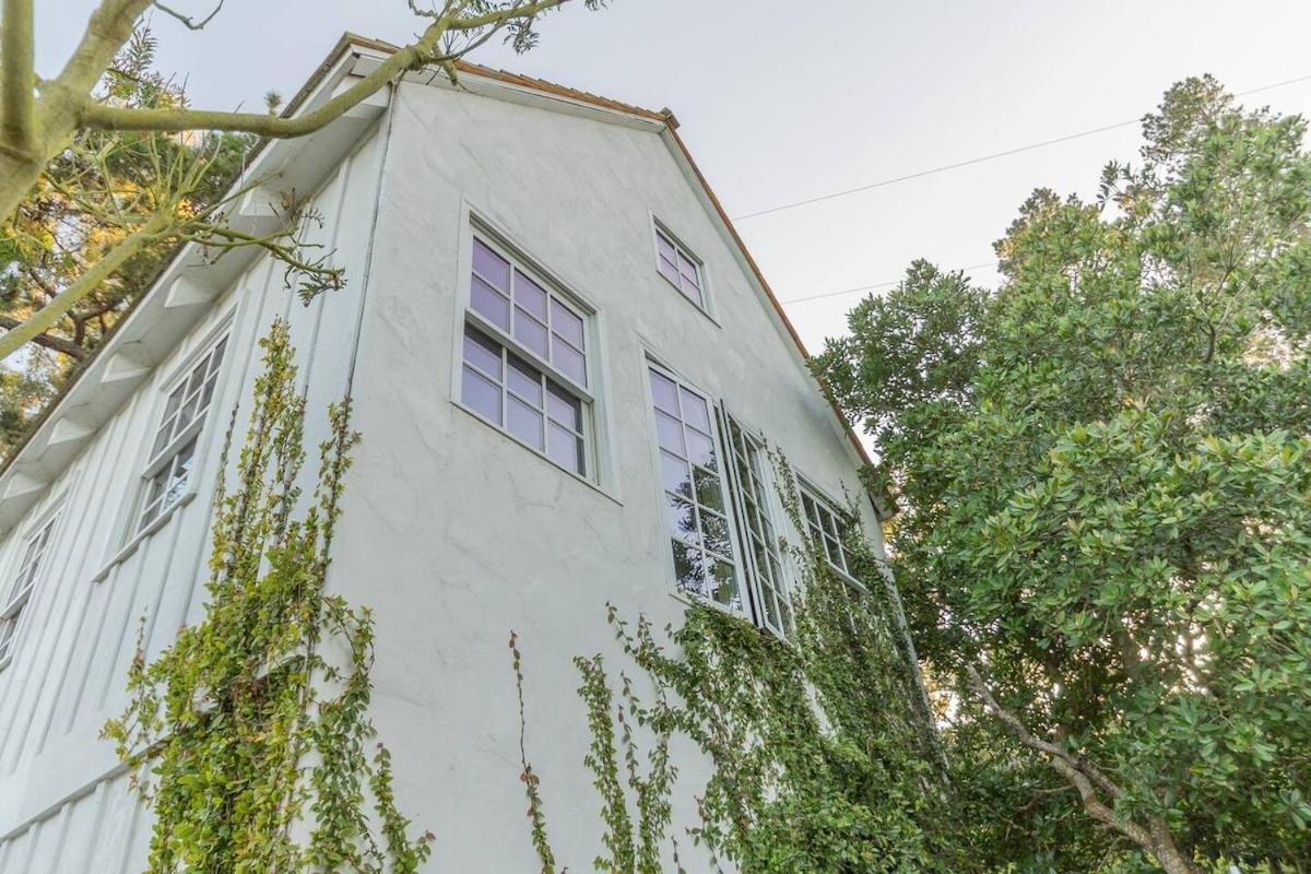 Romantic Carmel Cottage Ocean Country Views - B&B Carmel