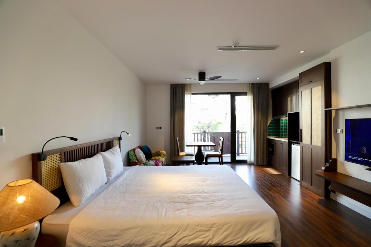 One-Bedroom Apartment with Balcony and Water View