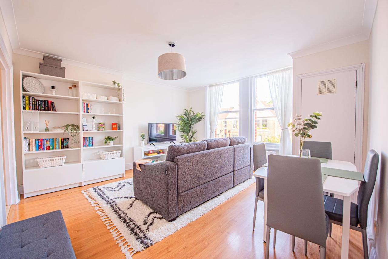 Elegant 2-Bedroom Flat in London - B&B London