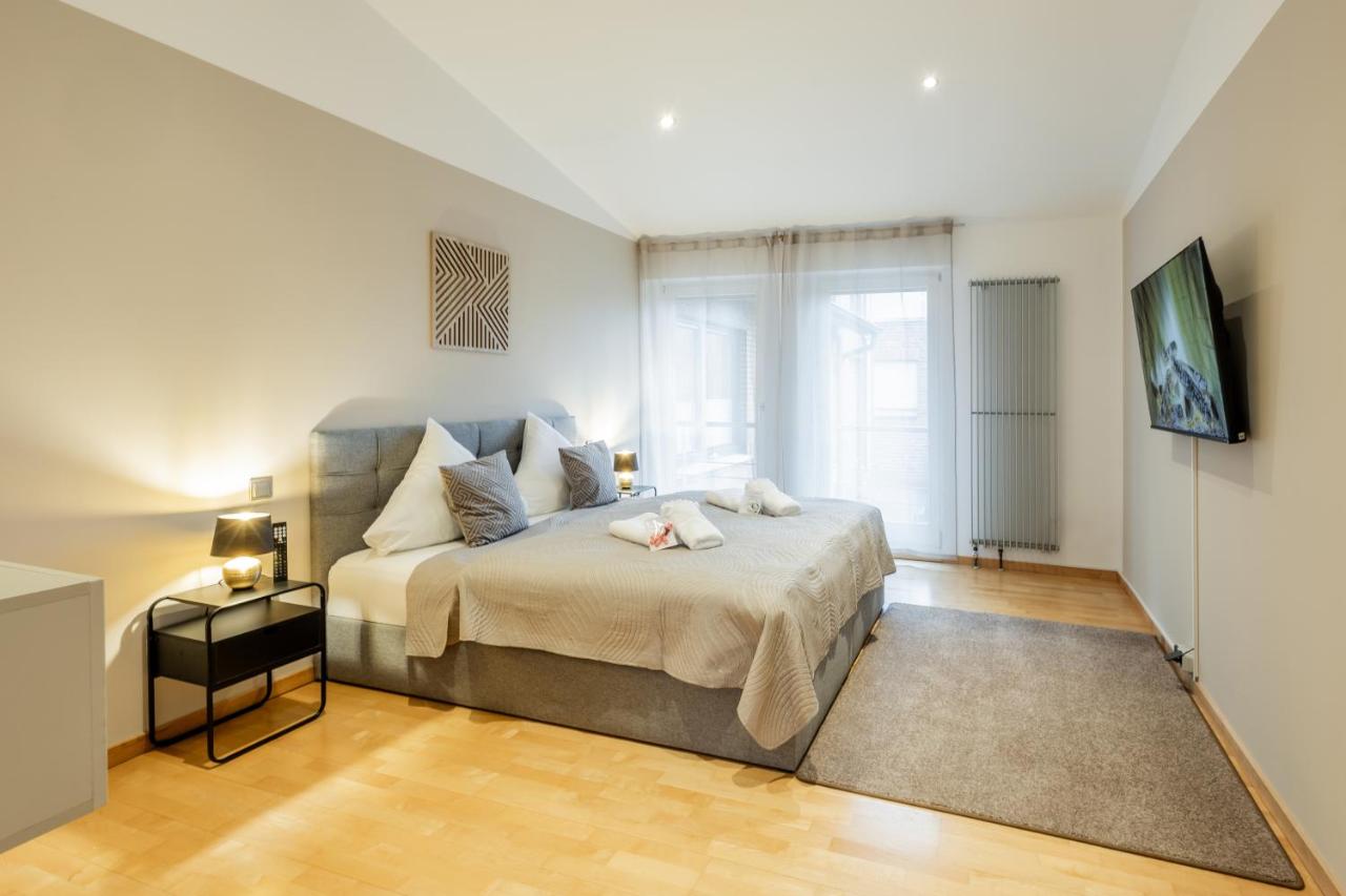 Three-Bedroom Deluxe Apartment