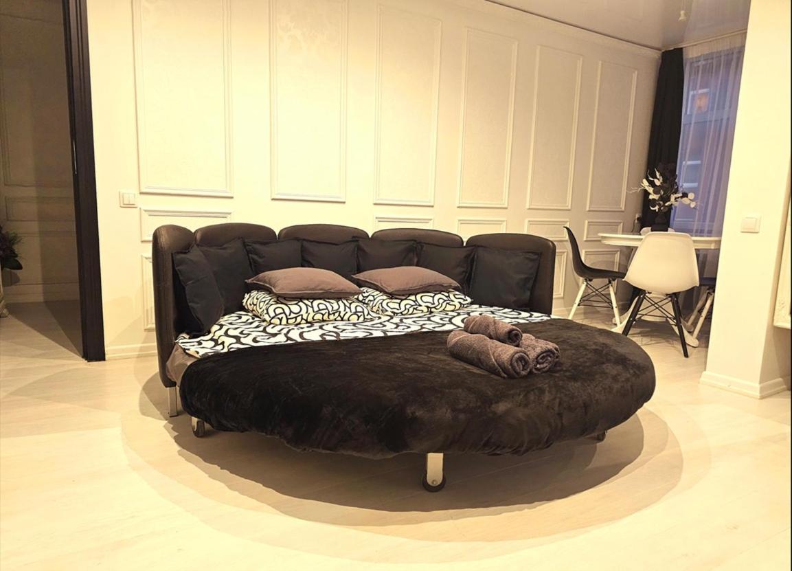The Oasis - Retro Modern Vogue - B&B Riga