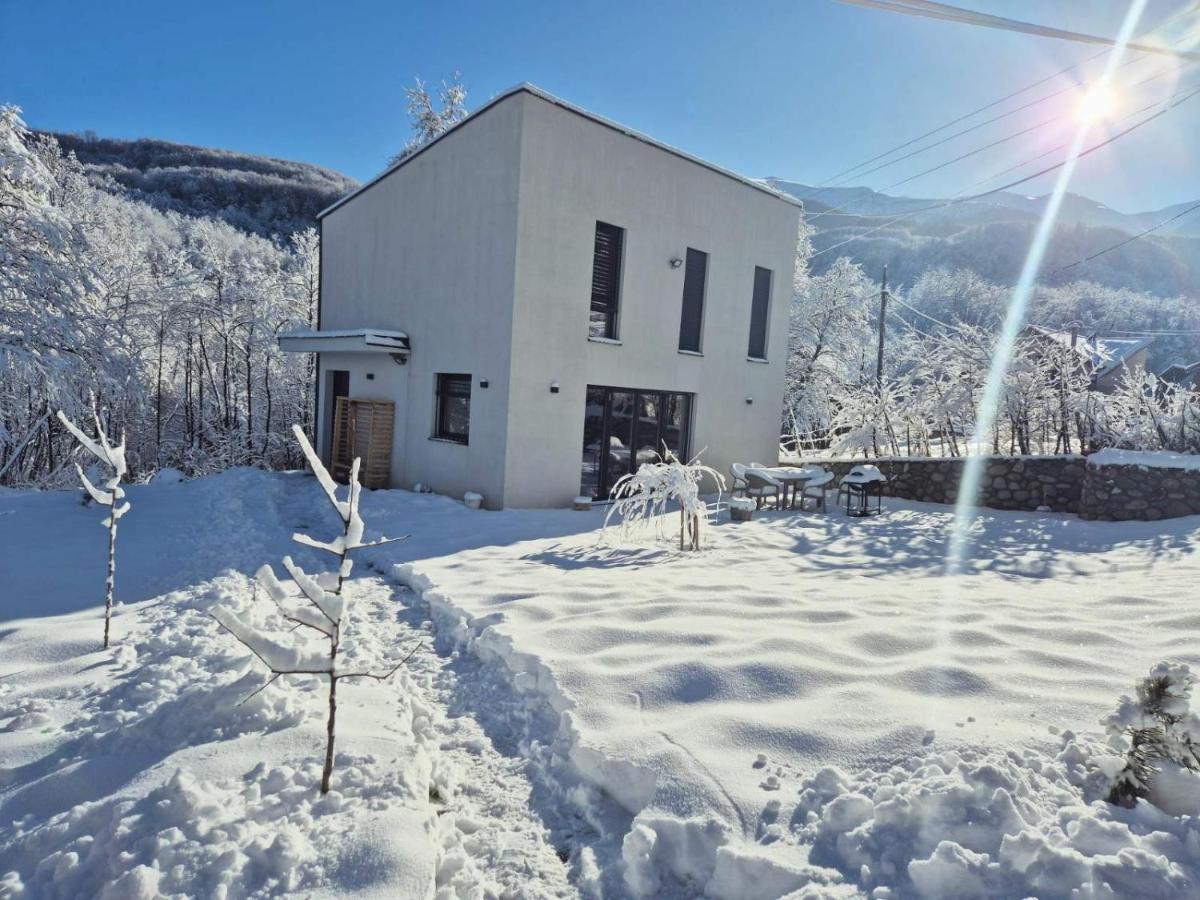 Villa Wisteria Brezovice - B&B Brezovica