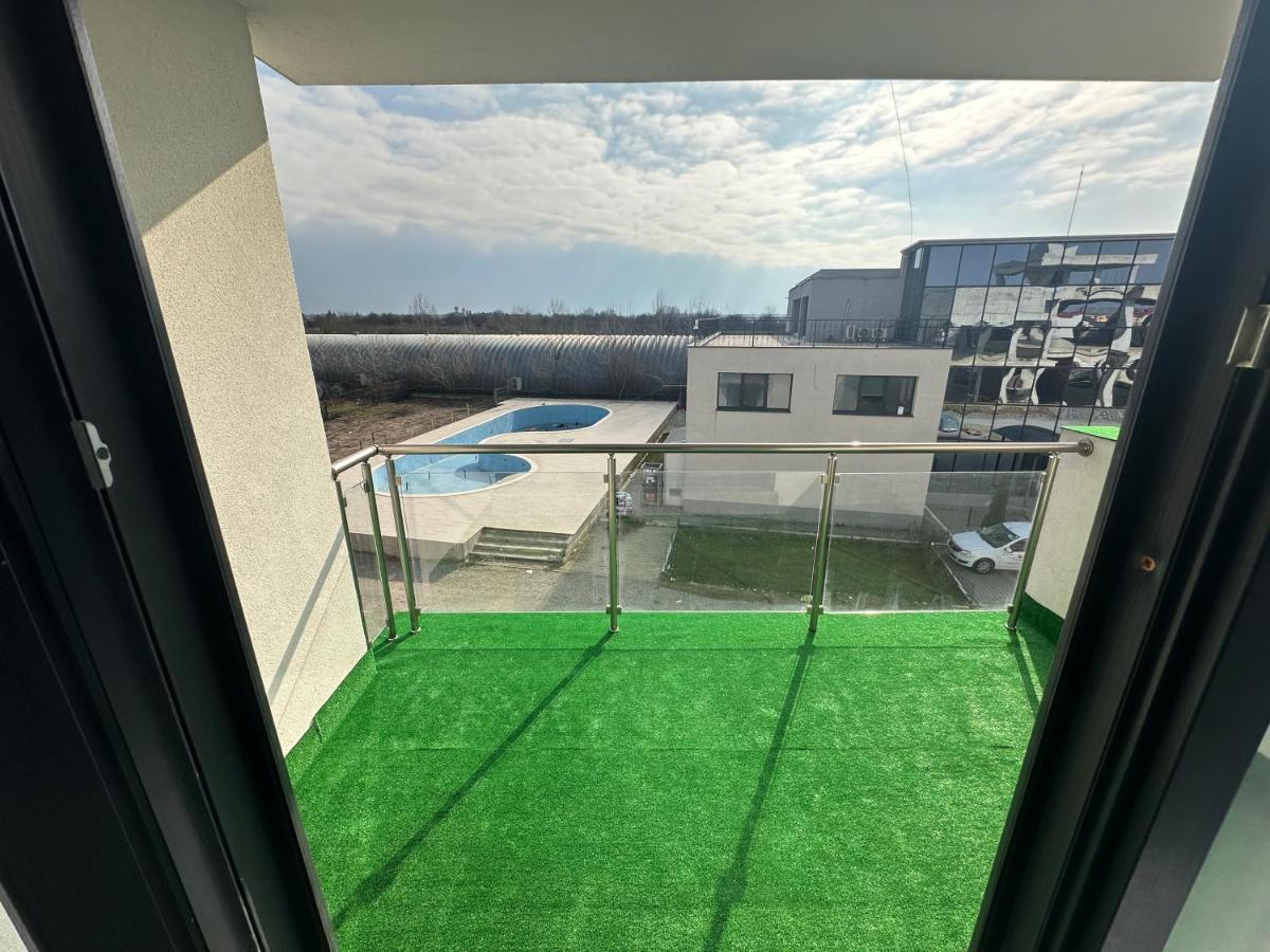 Luxury 2 Bedrooms Apartment - Ferienwohnung Bragadiru