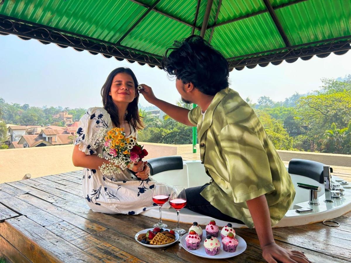Stay Leisurely Boutique Suites and Apartments, Lonavala - Bed and Breakfast Lonavla
