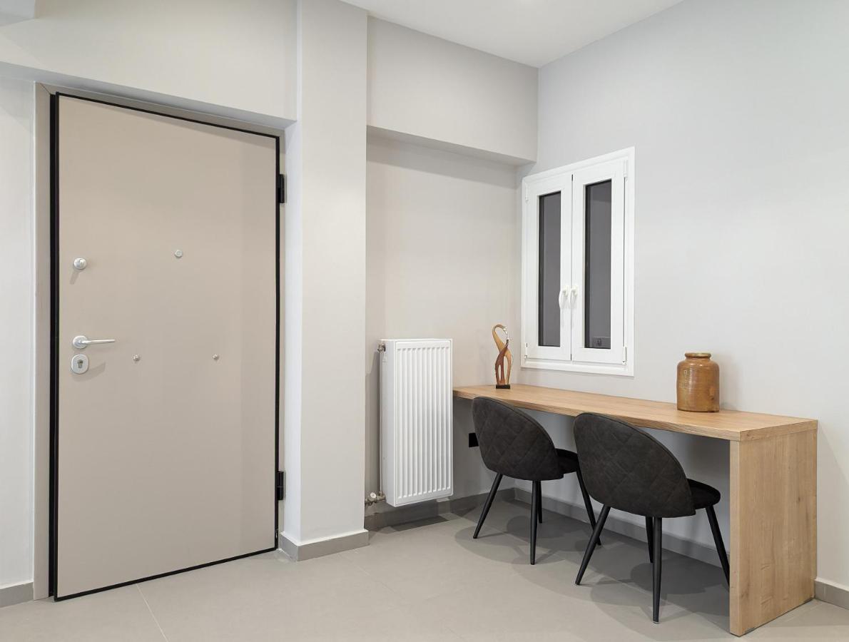 Acropolis view 2BD penthouse next to tram and port - B&B Pireo