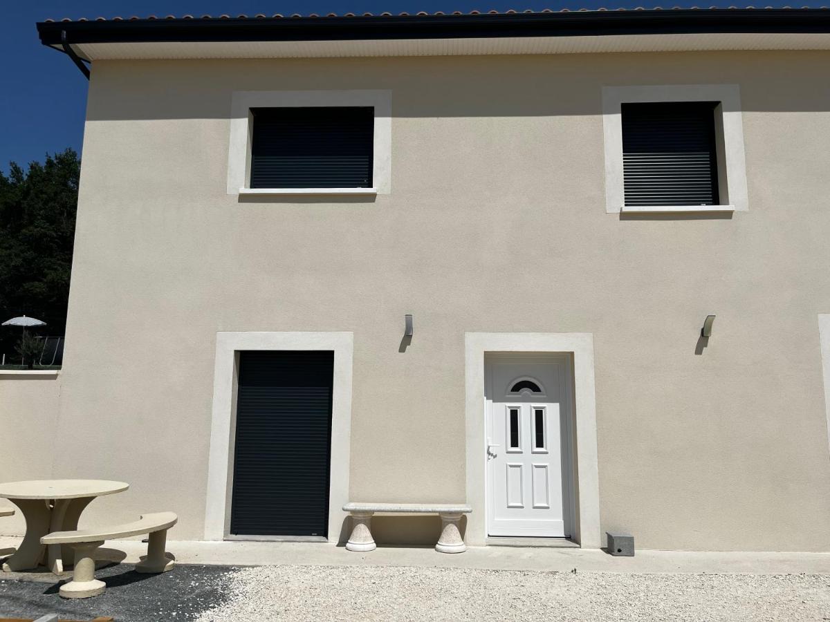Charming new independent apartment in a quiet area - B&B