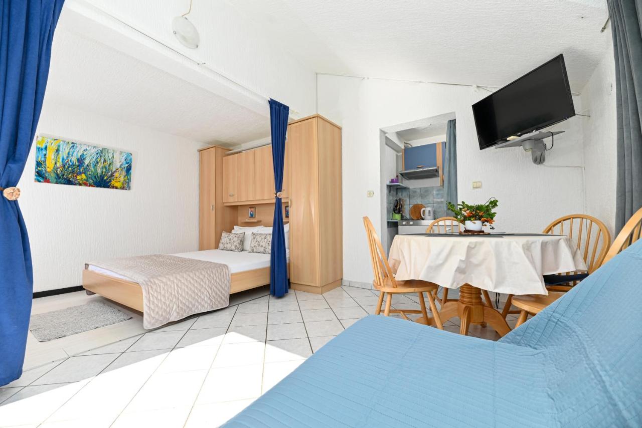 Studio with Terrace and Sea View 4