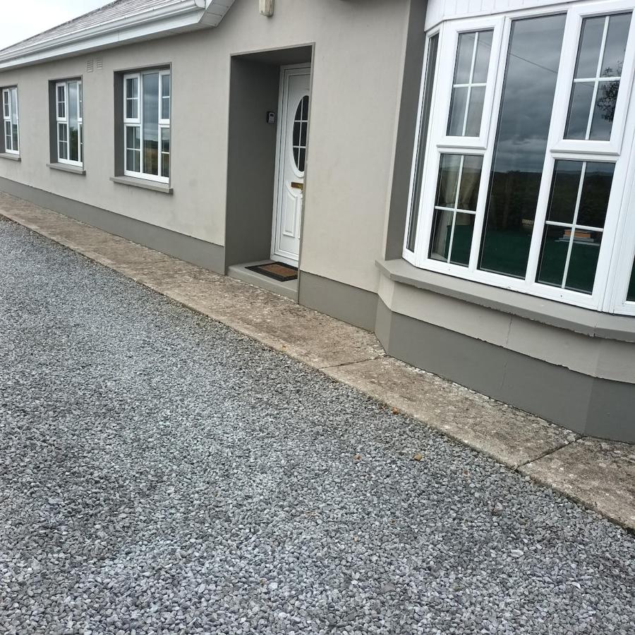 Hill House, panoramic Burren views, ideal location - B&B