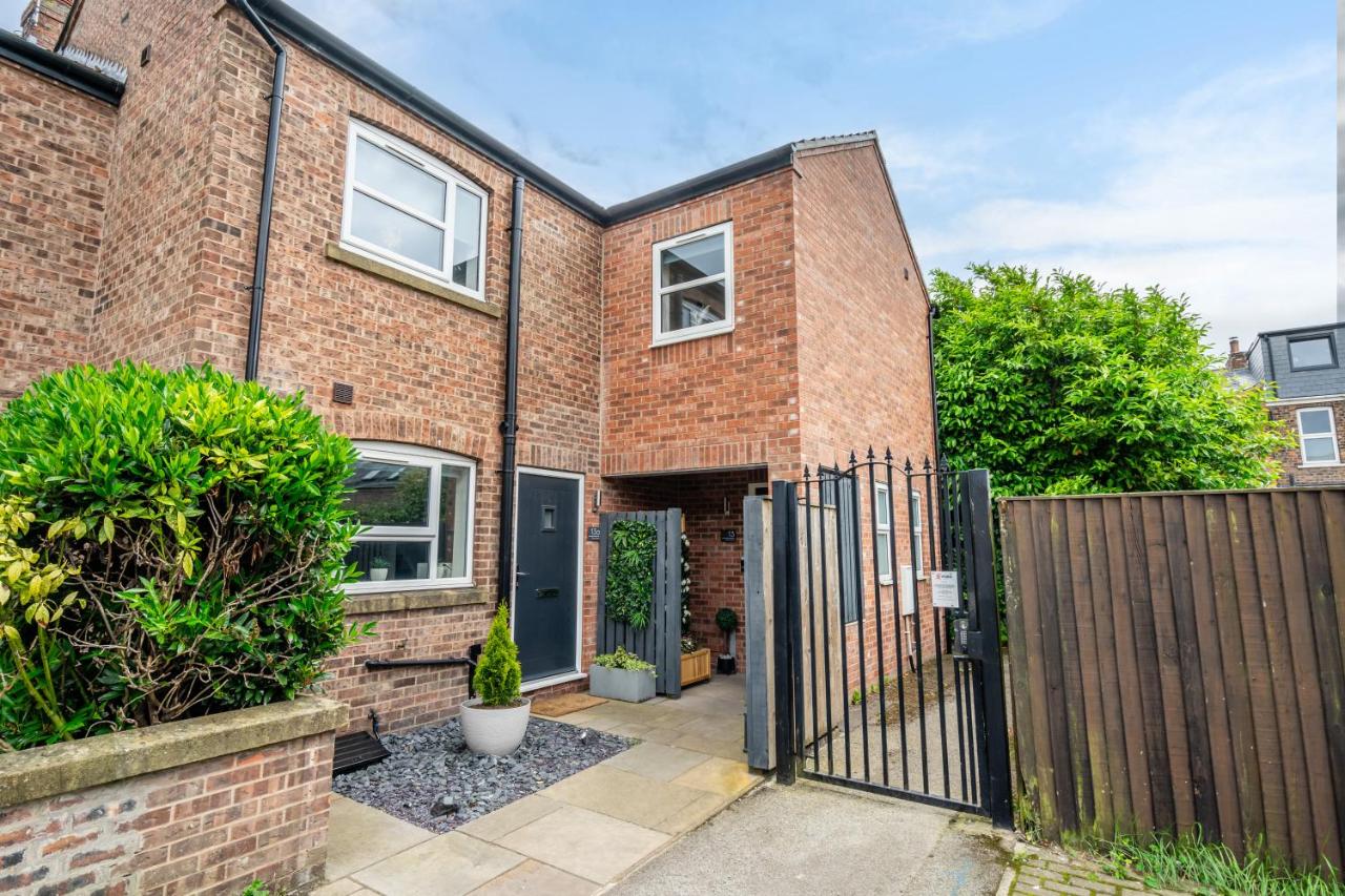 The Ebor House - With Hot Tub - Ferienwohnung