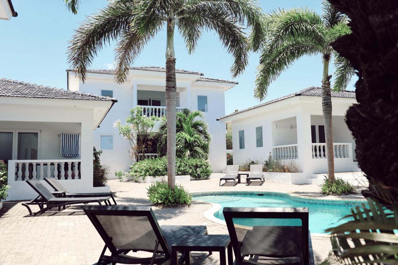 Palm Crest Curacao 151 - B&B