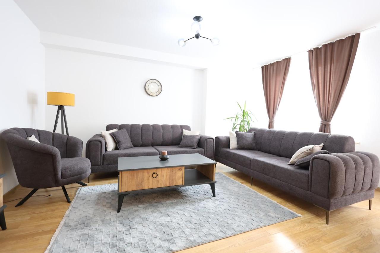 Central Prime Apartments 09 - Chambres d’hôtes Pristina