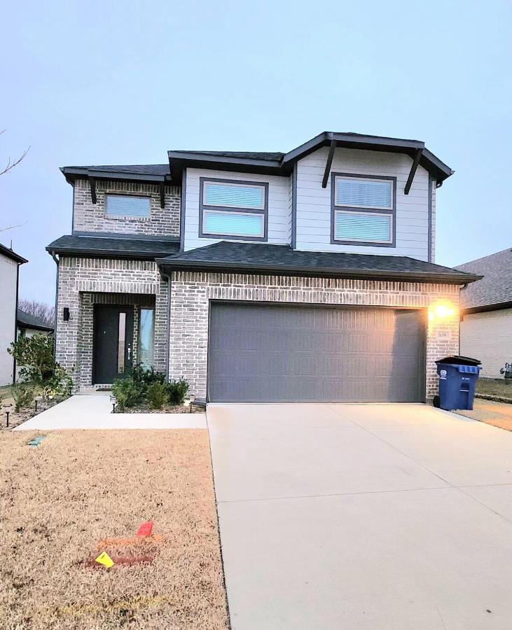 Serene 4BR Retreat In Forney, TX - B&B