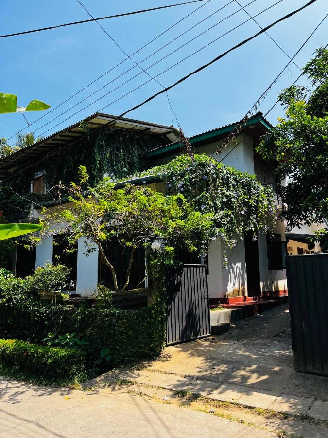 Waveside Villa - B&B Matara
