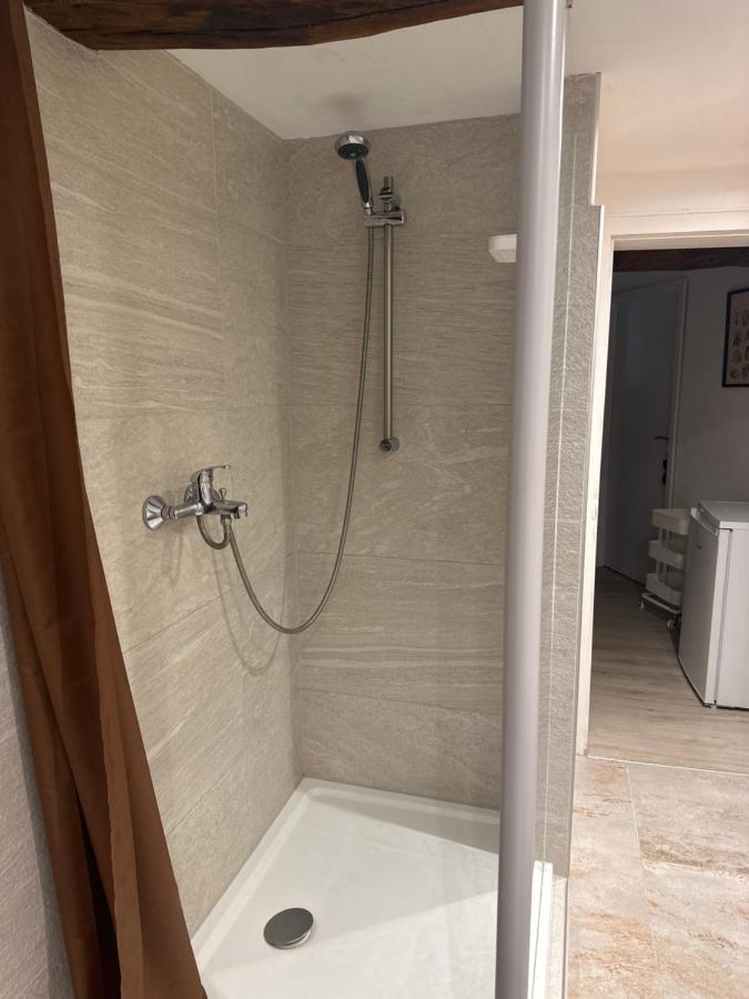 BALIKU APARTMENT 2nd floor with balcony - B&B