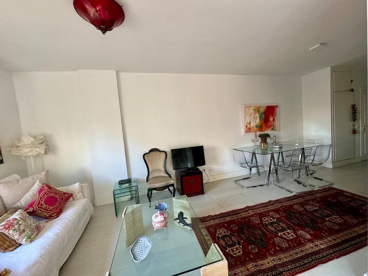 R4 Apartment next to Plaza de España and Metro - B&B