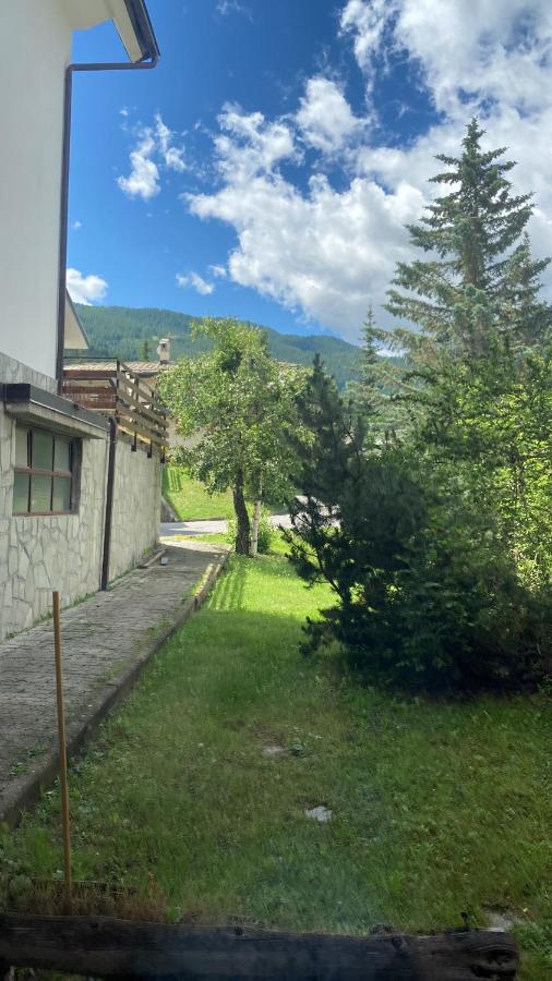 Family Sauze with Parking - B&B