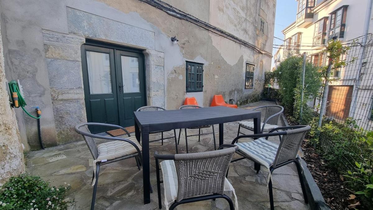 Precioso apartamento con patio centro de Castropol - B&B