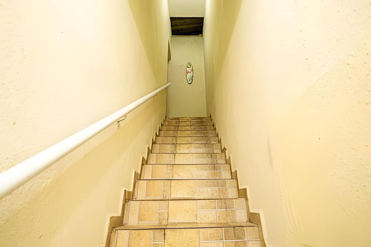 Casa em Condomínio com Sacada, Churrasqueira, Wi Fi 250Mb e Estacionamento Grátis - B&B