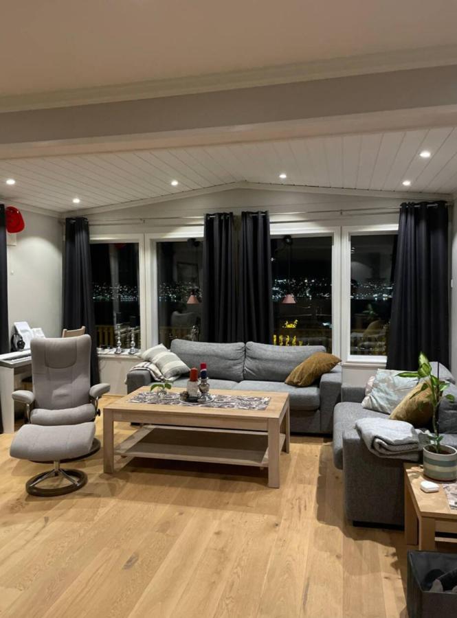 Uranusvegen 58 - panorama view - Chambres d’hôtes Tromsø