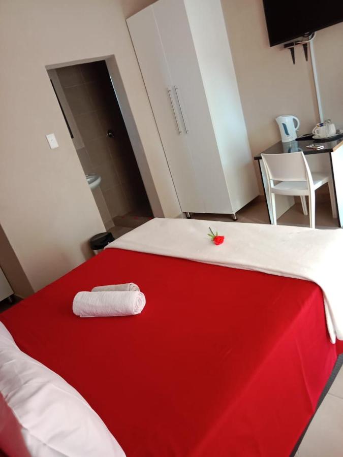 Rasesa Guesthouse - B&B
