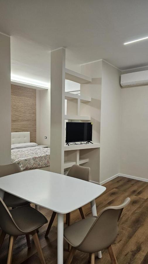 Appartamento Monolocale con 1 Letto Matrimoniale