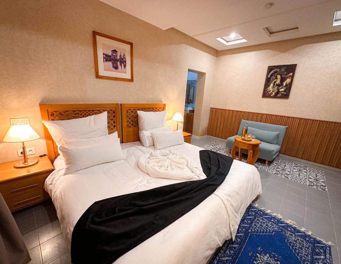 King Suite with Pool View