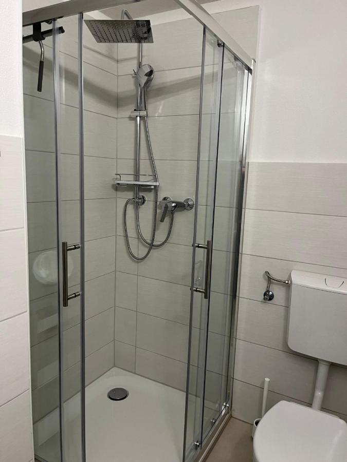 Estudio con balcón